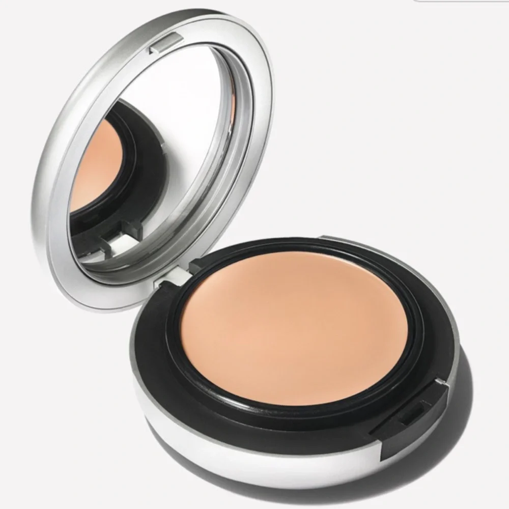 MAC Studio Fix Tech Cream to Powder Foundation